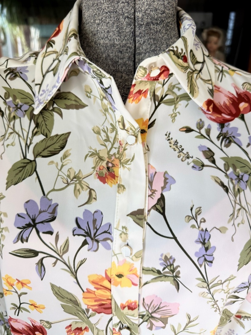 Joie Garden Floral Print Button Down Blouse XS - Picture 2 of 10